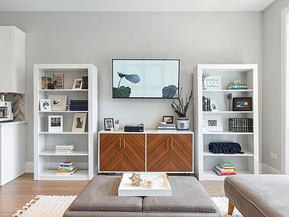 5th image of 1905 N Albany Ave #2