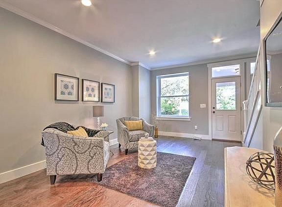 5th image of 3926-3928 De Tonty St