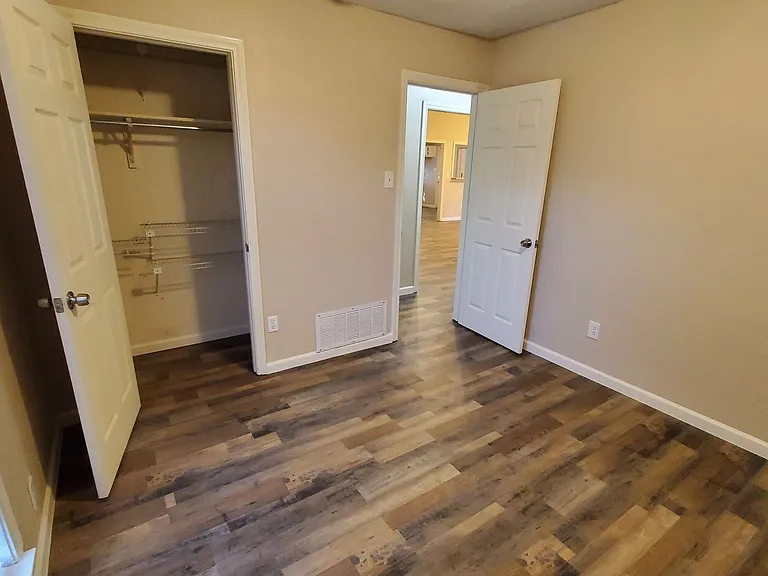 8440 Willow Creek Dr — Photo 11
