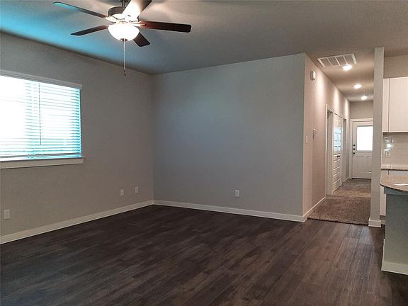 4th image of 9776 Grosbeak Ln