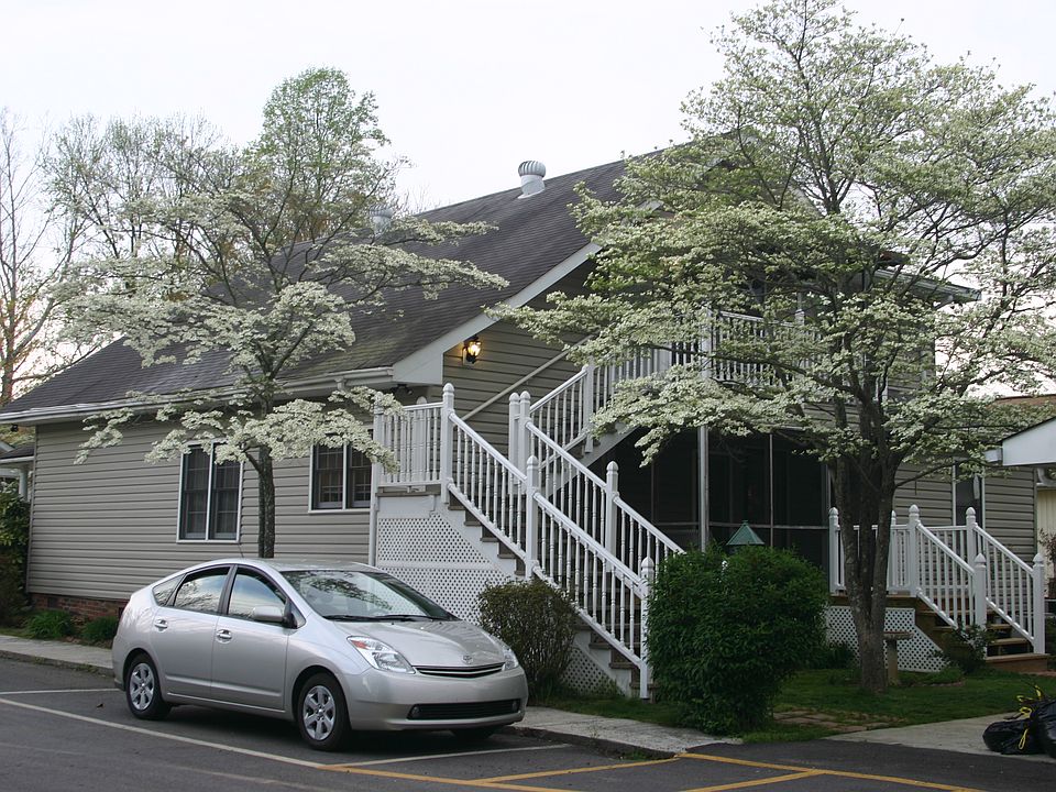 1st image of 141 Central Ave
