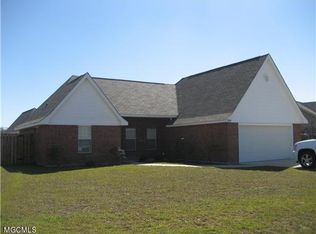 2104 Irma Cir, Ocean Springs, MS 39564