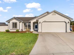 1913 N Cliffrock Rd, Nampa, ID 83651