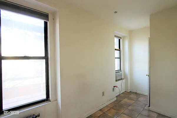 Rented by Citi Habitats | media 35