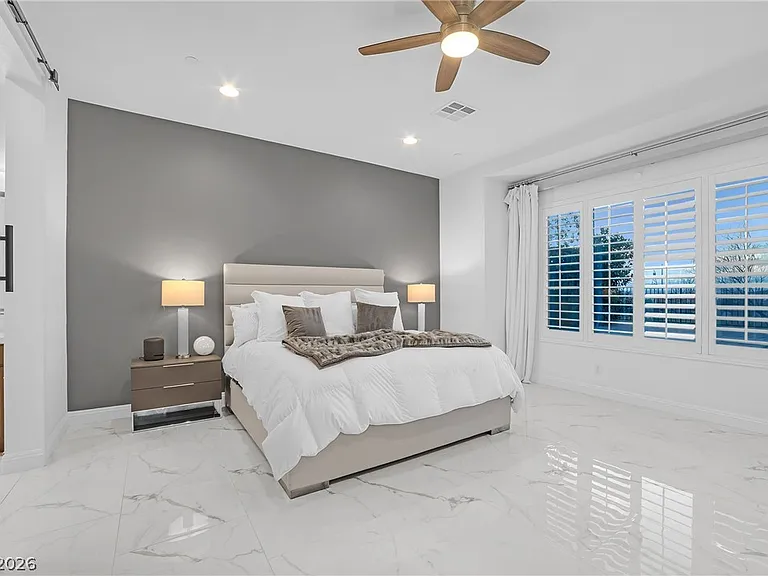 9 Porto Malaga St — Photo 12