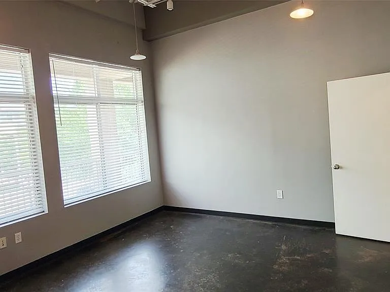2401 E 6th St #6094 — Photo 16