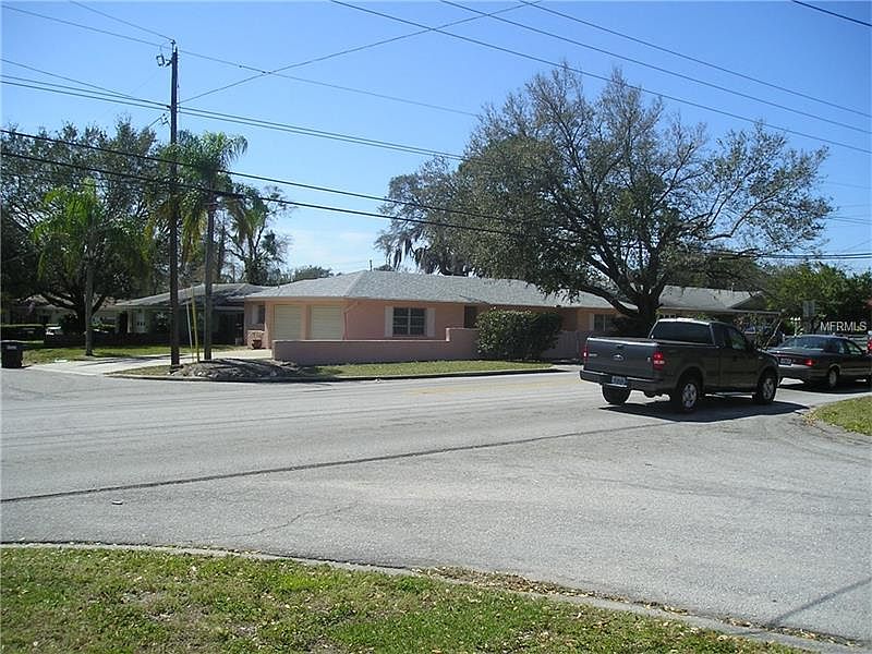 2nd image of 800 Audubon St