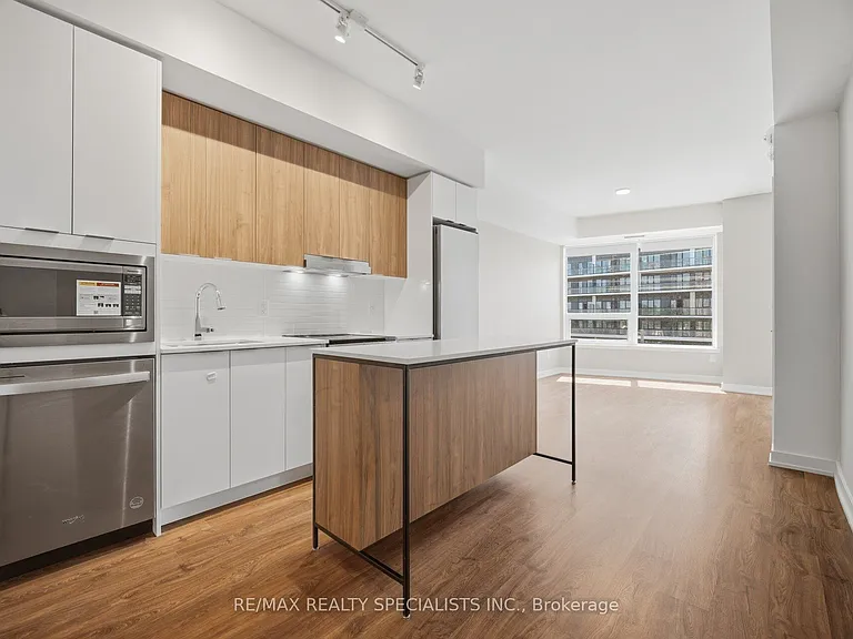 5105 Hurontario St #308 — Photo 11