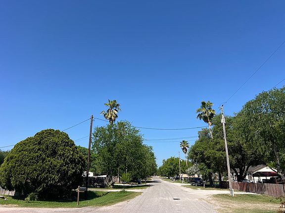 4th image of 909 Range St