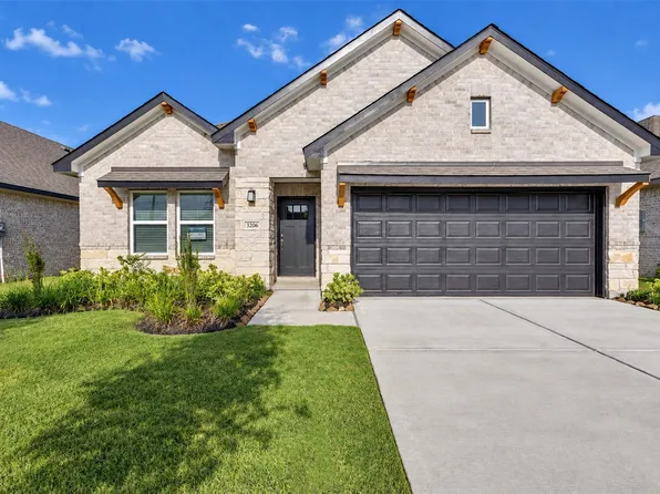 3206 Emerald Hills Dr, Angleton, TX 77515