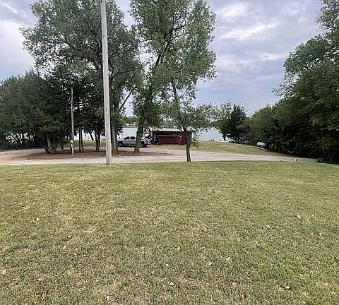 3rd image of 300 NE Bobwhite Dr