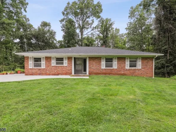 144 Stanie Glen Rd, Watchung Boro, NJ 07069