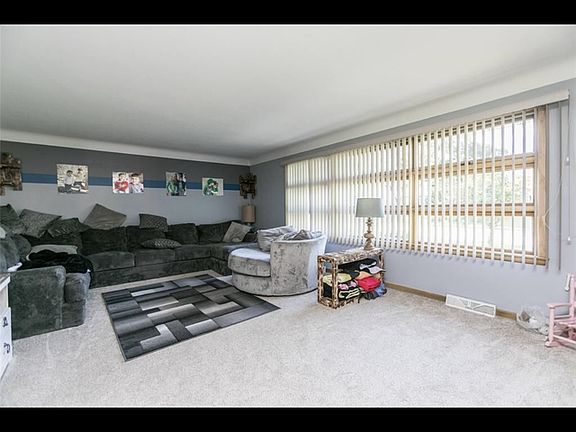 2nd image of 3300 Iowa Ave SE