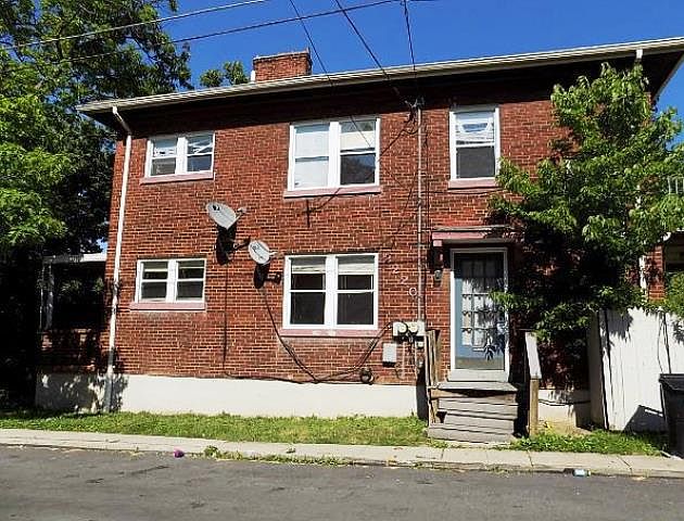 1st image of 2220 McGregor Pl