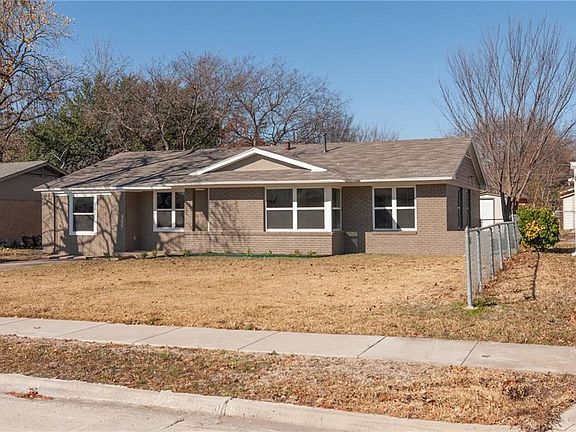 3rd image of 3519 Demaret Dr