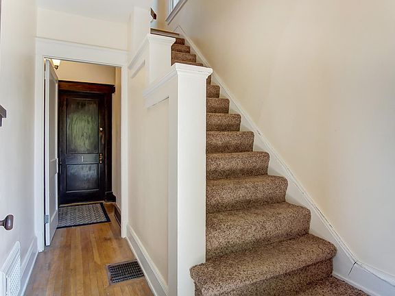 5th image of 460 Lloyd Pl APT 2
