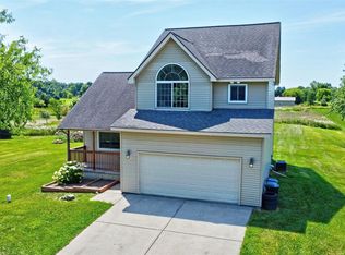 2102 Oakwood Rd, Ortonville, MI