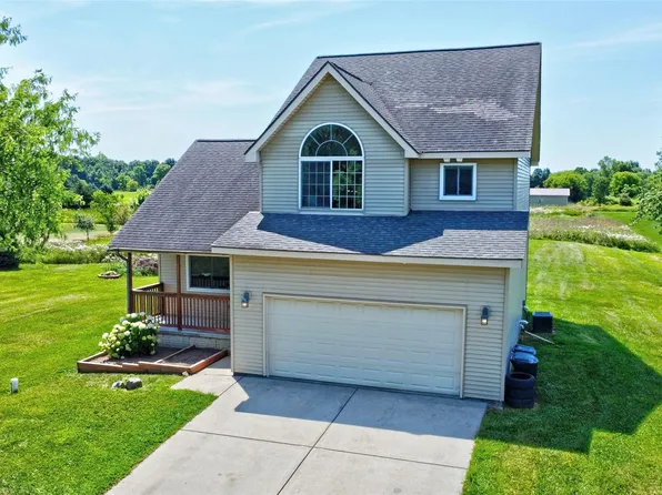 2102 Oakwood Rd, Ortonville, MI 48462