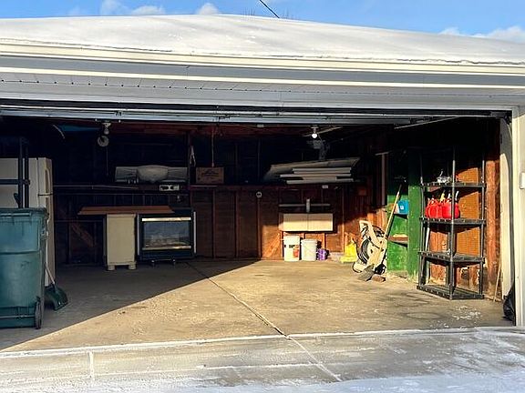 5th image of 2480 River Dr