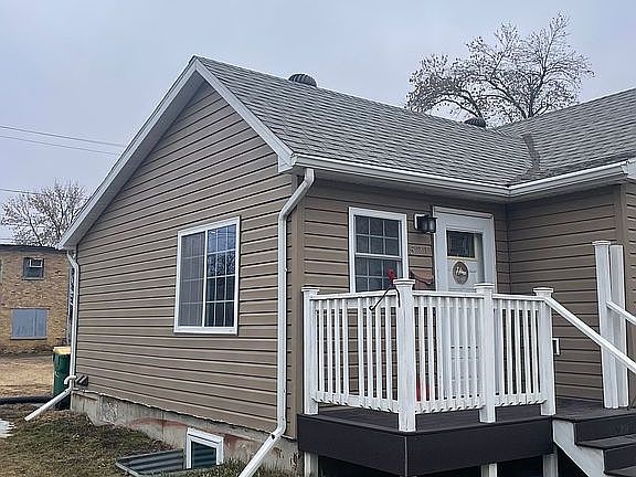 2nd image of 521 1st St S