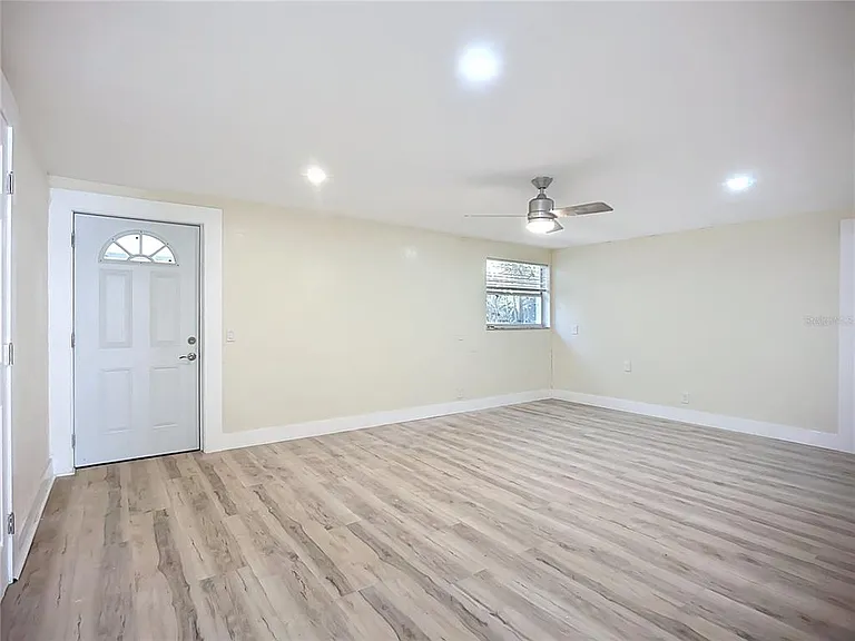 4513 W Gray St — Photo 32