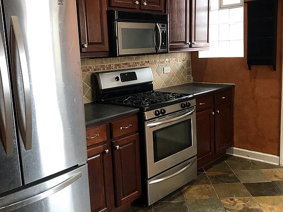 2nd image of 4421 N Whipple St APT 1B