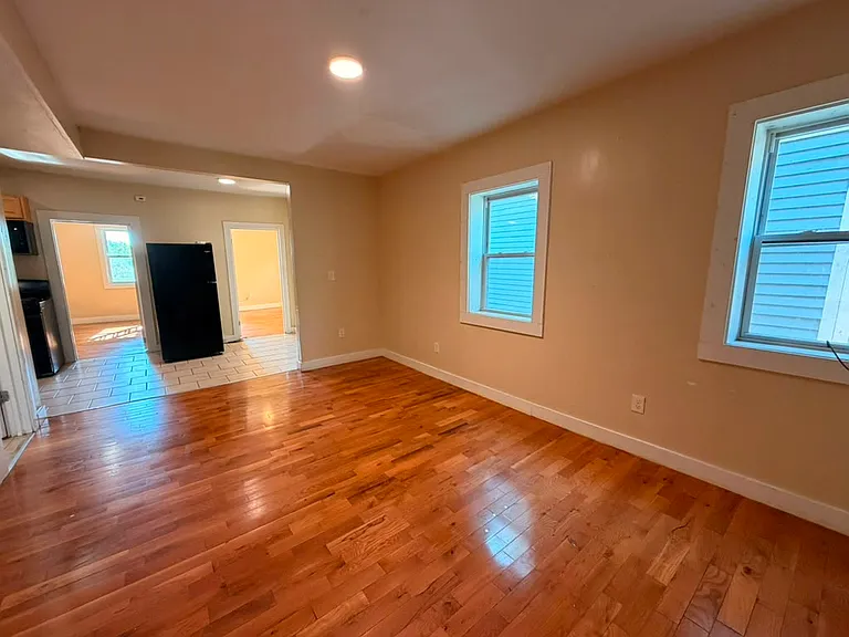 564 Howard Ave #2 — Photo 6