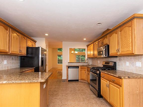 2nd image of 20 Silver Pines Blvd