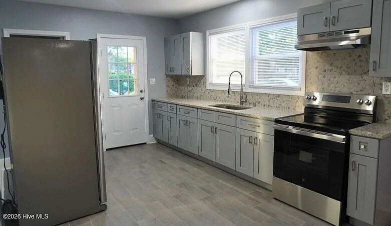 3 bed, 2.0 bath, 1260 sqft, $1,950 — Photo 2