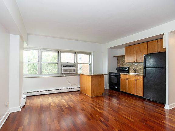 5th image of 4980 N Marine Dr APT 637