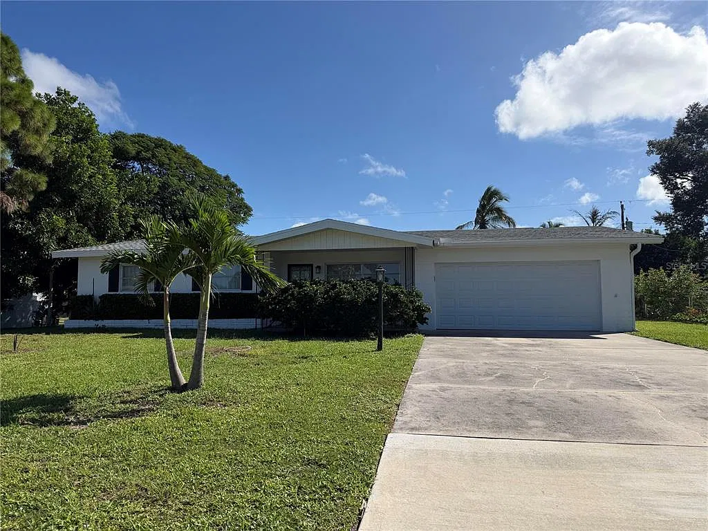 3 bed, 2.0 bath, 1436 sqft, $4,000 — Photo 1