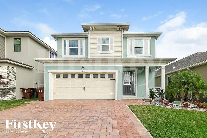 2412 Riverbank Cv