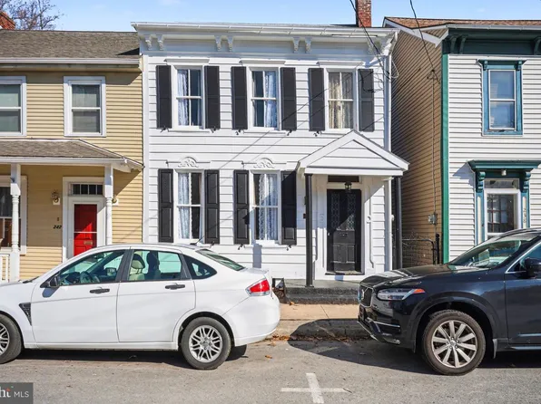 240 W Market St, Marietta, PA 17547