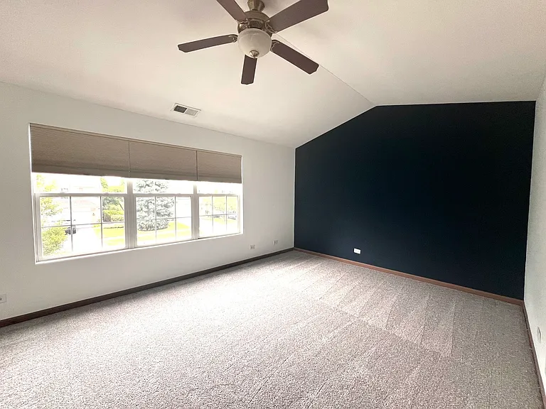 2407 Stoughton Cir #2407 — Photo 17