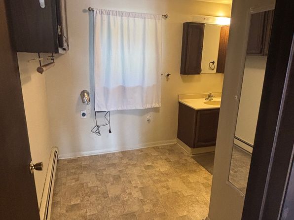 8 Lawrence Ct APT C