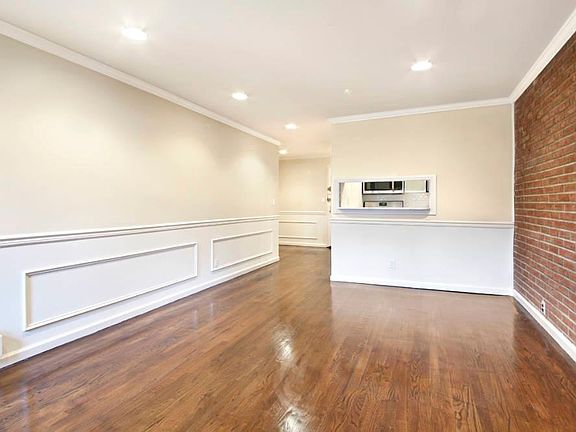 3rd image of 213 E 77th St #4B