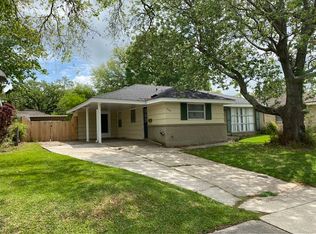 2800 Somerset Dr, New Orleans, LA 70131