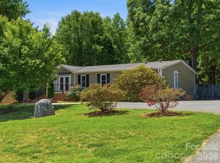 715 Dallas Spencer Mountain Rd, Dallas, NC 28034