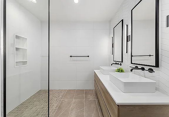 4th image of 1080 Lorimer St #2J