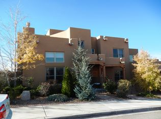 24 Camino De Vecinos, Santa Fe, NM 87507