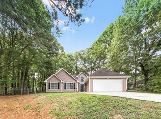 328 Cobblestone Rd, Auburn, GA 30011