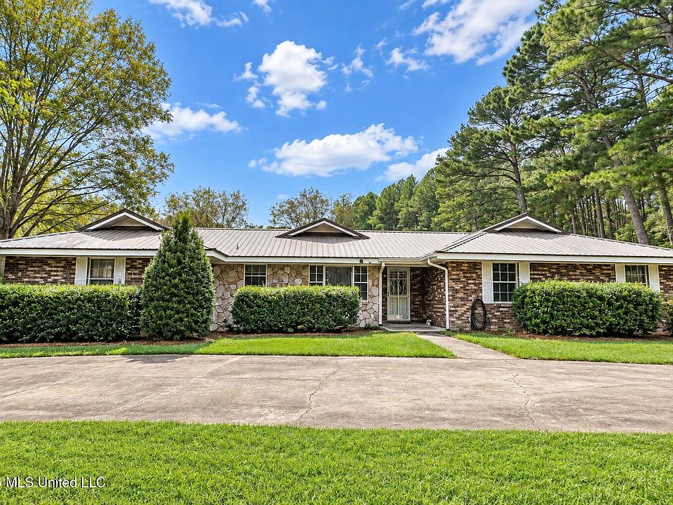 1st image of 751 Clem Rd