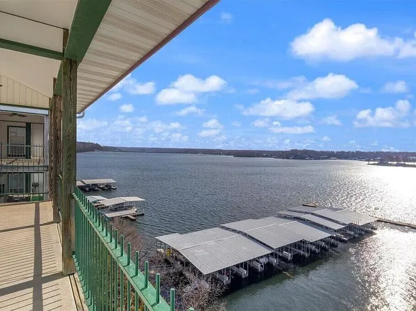 704 E Harbour Towne Dr #704, Lake Ozark, MO 65049