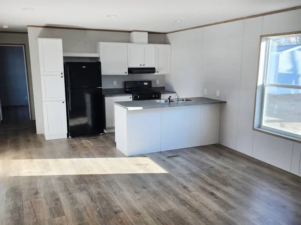 203 Pinewood Est, Chillicothe, IL 61523