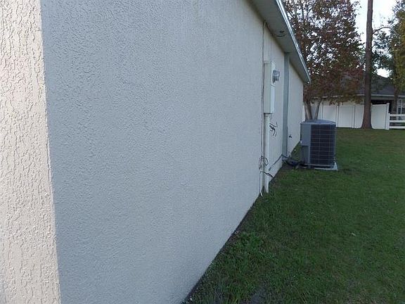 3rd image of 932 Salerno Ct