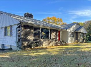 23 Hillside Rd, Cumberland, RI 02864