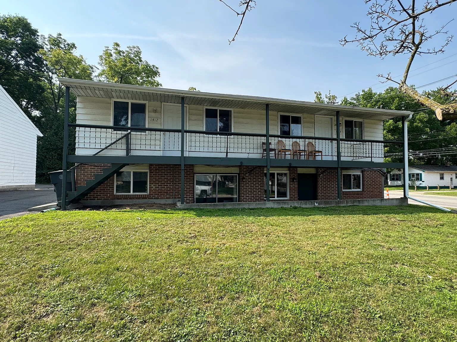 6 bed, 3520 sqft, $4,650 — Photo 1