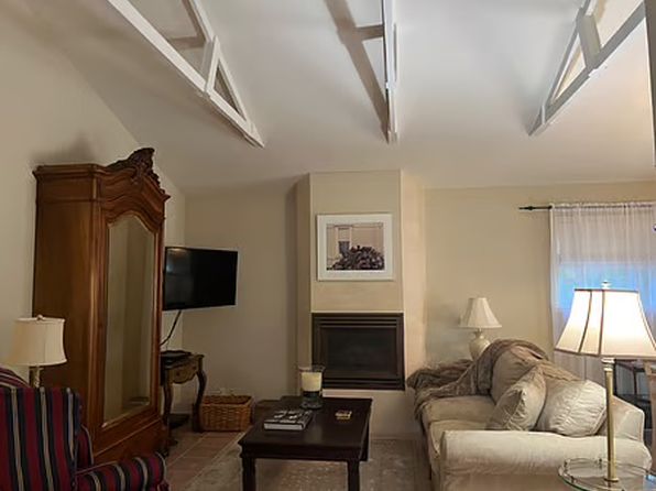 686 Vera Cruz Ave #2