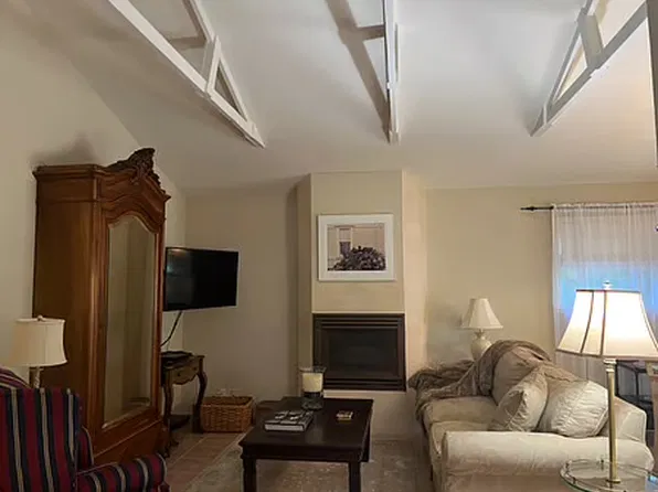 686 Vera Cruz Ave #2, Los Altos, CA 94022
