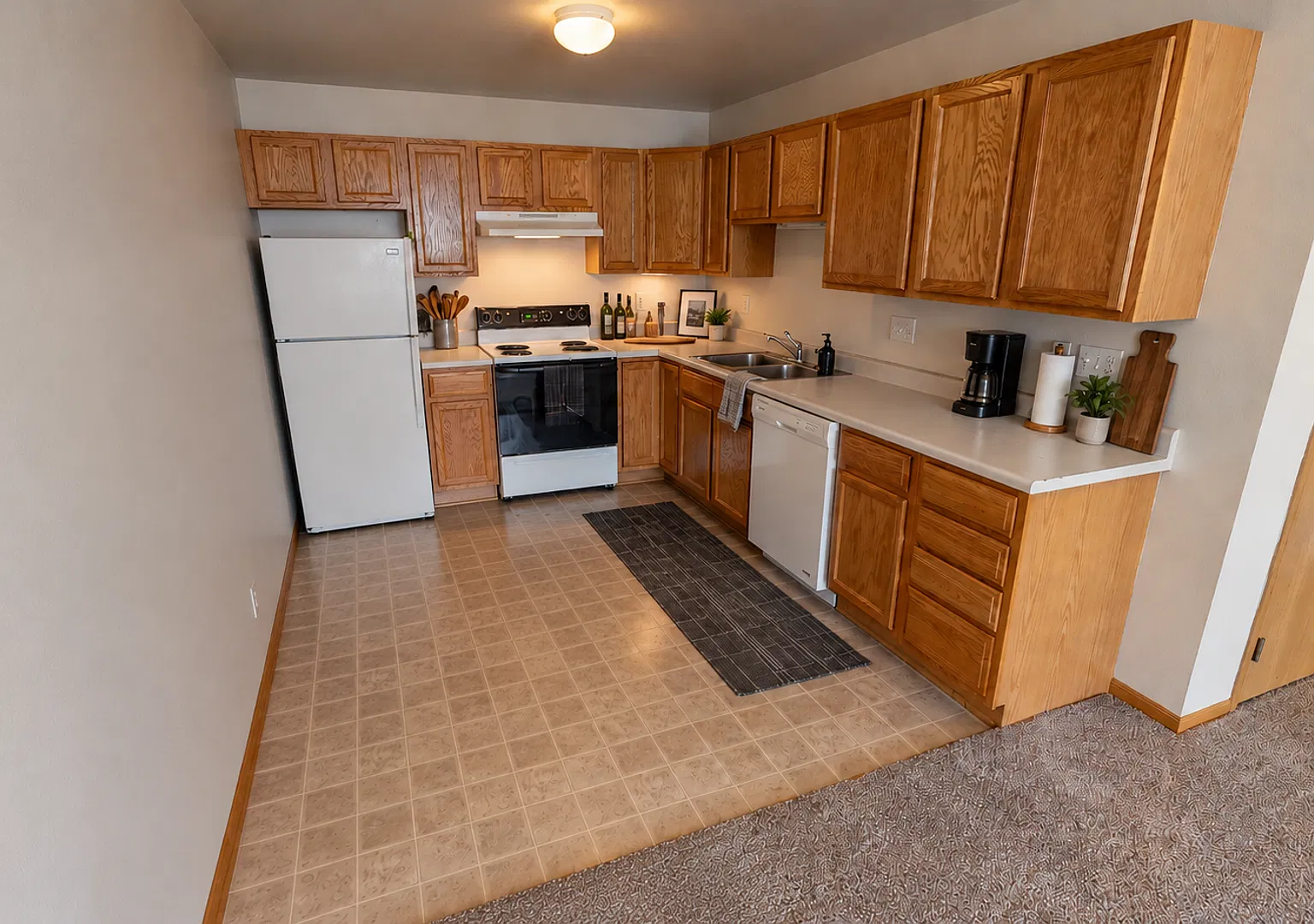 101 N. Hyland — Photo 3